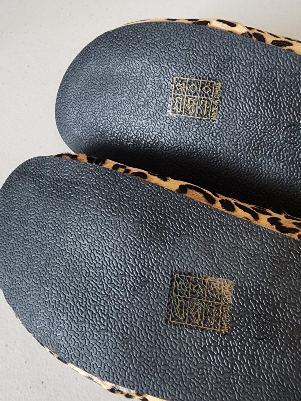 Shu Shop Leopard Clogs "NEW" - Picture 13 of 16